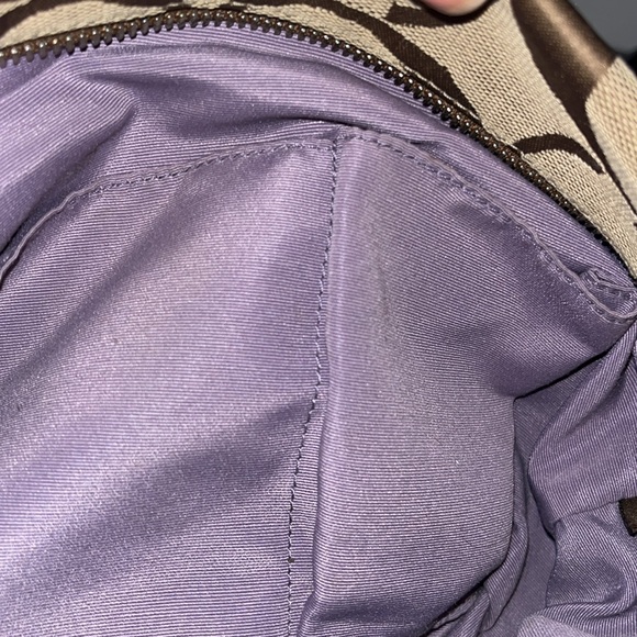 Coach purse! In Excellent used condition! π - Picture 11 of 16